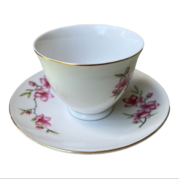 Beautiful Fine Bone China set of 4 - Cherry Blossoms Teacup and Saucer. - Picture 3 of 11
